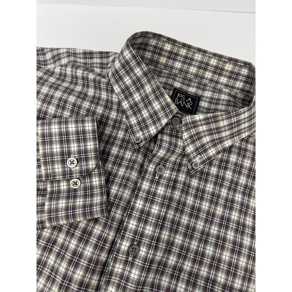 Jos A Bank Traveler Traditional Fit Size XL Purple Plaid Button Up Shirt B4